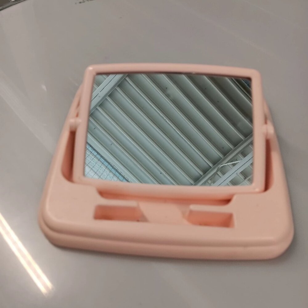 make-up trays with mirrors, 3 per pack